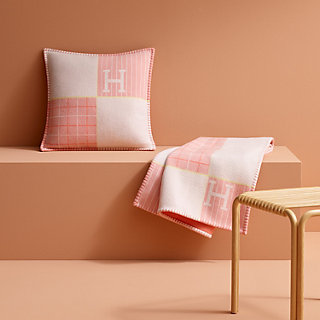 Avalon Cabriole pillow | Hermès Singapore